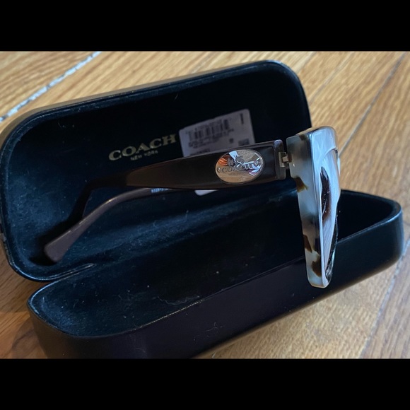 Stylish COACH SUNGLASSES! Cat Eye, tortoise shell. - Picture 6 of 9